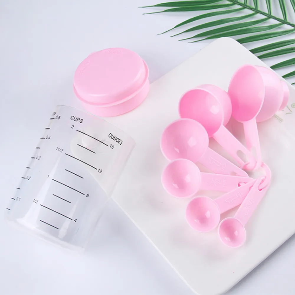 7-Piece Measuring Cup Set With Scale Tool